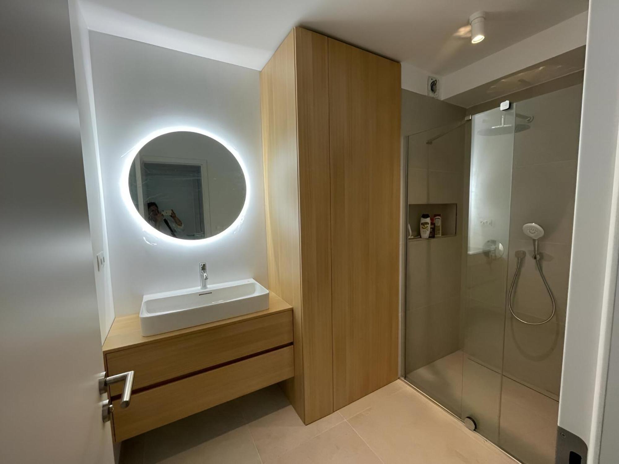Beautiful New Apt In Old Town Near Train Station - Free Parking Pressburg Exterior foto