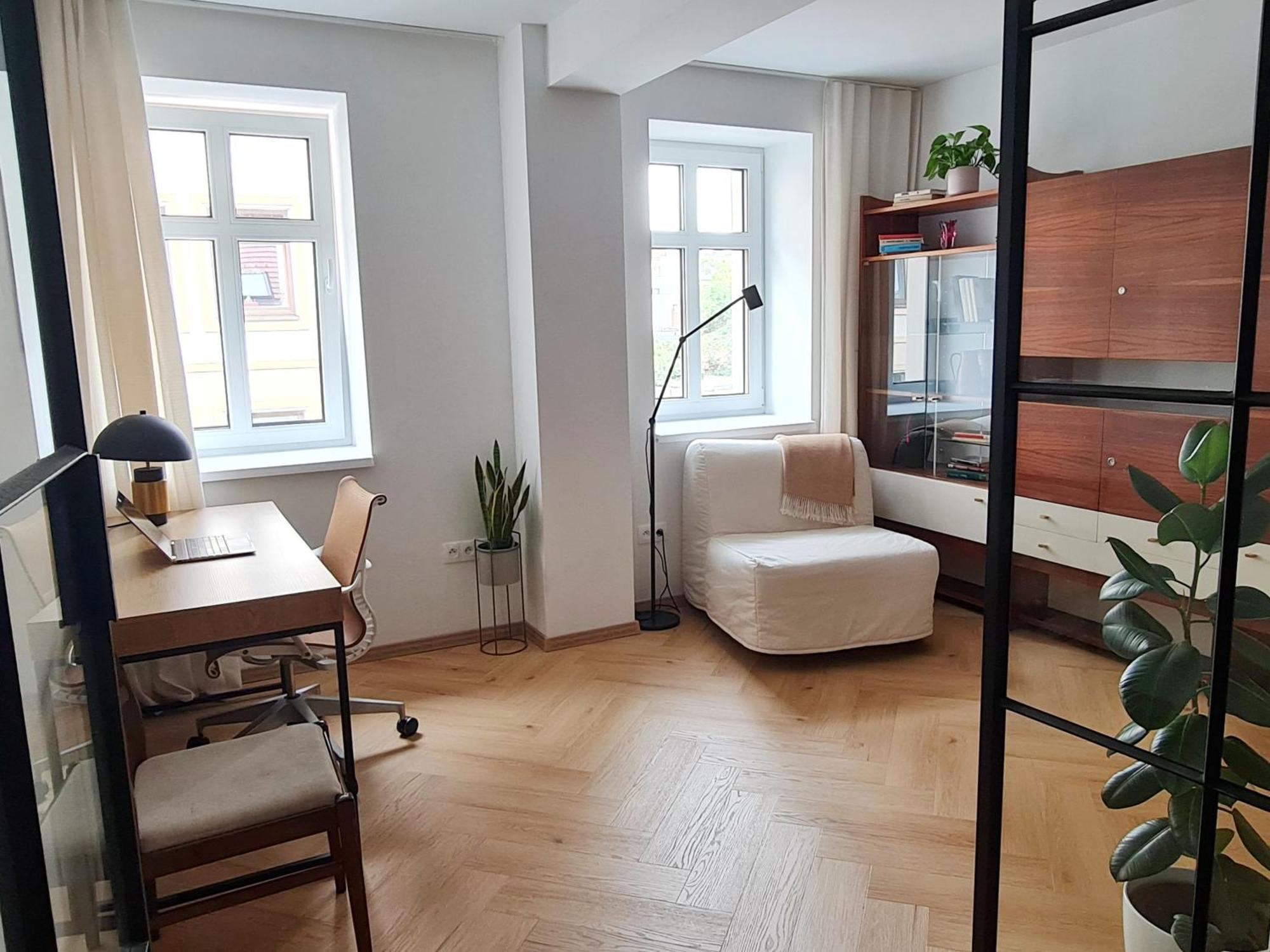 Beautiful New Apt In Old Town Near Train Station - Free Parking Pressburg Exterior foto