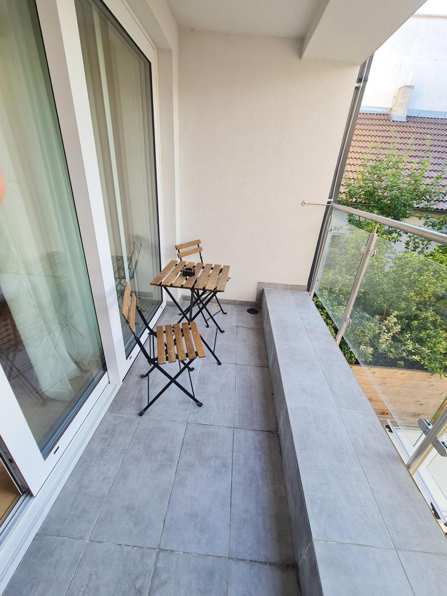 Beautiful New Apt In Old Town Near Train Station - Free Parking Pressburg Exterior foto